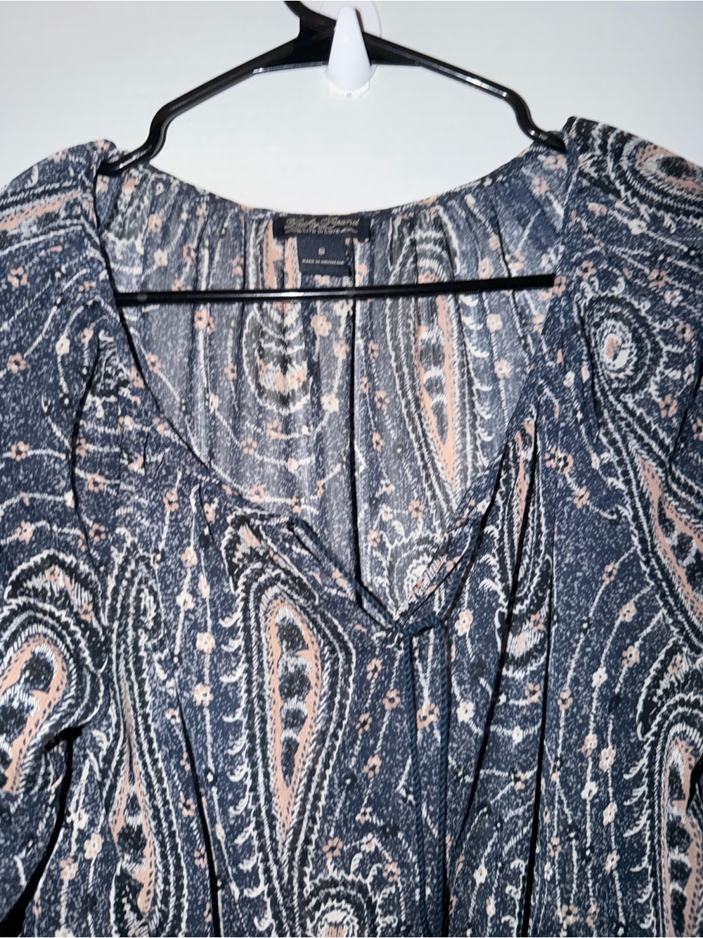 Lucky Brand Paisley V-Neck Blouse in Navy and Blush - Picture 5 of 12